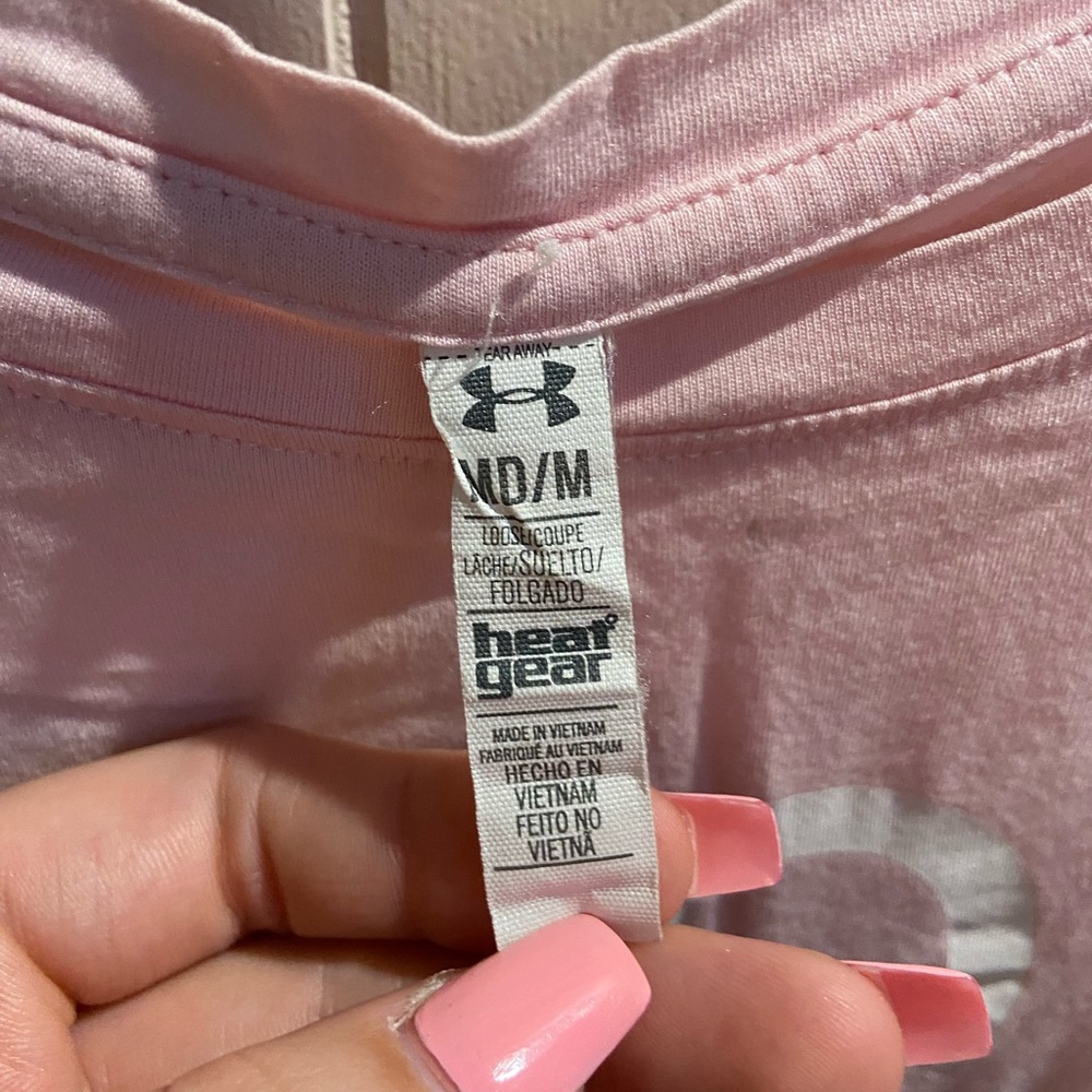 Pink t-shirt from under armour. Size Large